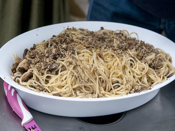 &Sigma;&pi;&alpha;&gamma;&gamma;έ&tau;&iota; aglio e olio &mu;&epsilon; ά&gamma;&rho;&iota;&alpha; &mu;&alpha;&nu;&iota;&tau;ά&rho;&iota;&alpha; &kappa;&alpha;&iota; &tau;&rho;&omicron;ύ&phi;&alpha;